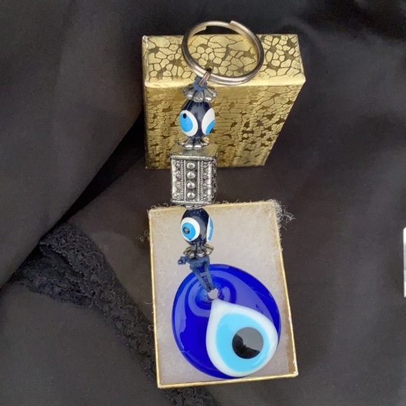 NEW handcrafted Earrings Pearl Blue Nazar pendant +keyholder - Picture 3 of 6